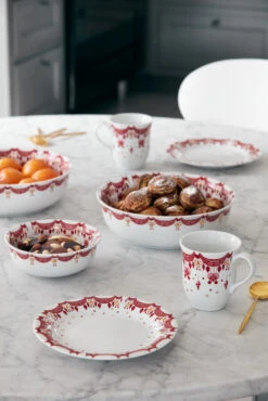 Bjørn Wiinblad Christmas Bord Ø 20 Cm. 10 Bjørn Wiinblad Christmas Bord Ø 20 Cm. -Serax Winkel 27629 01 2 EnvironmentImage 8c92a5e8c1