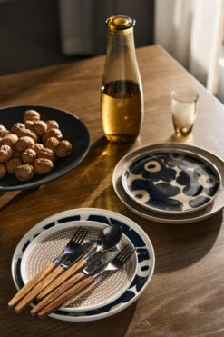 Marimekko Unikko Bord Ø20 Cm -Serax Winkel 570219 01 42 EnvironmentImage 807b52f6e2